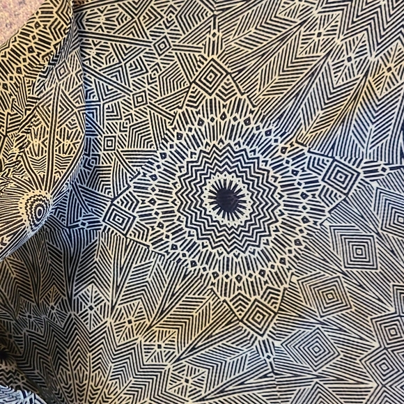 Kirra sheer with lace pattern top in medium - Picture 4 of 8